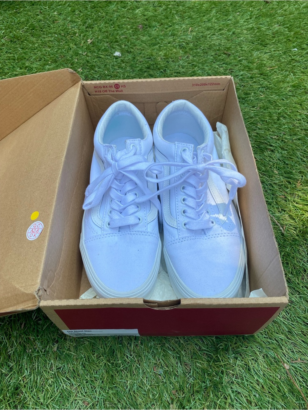 VANS WHITE PLATFORM SNEAKERS 8.5